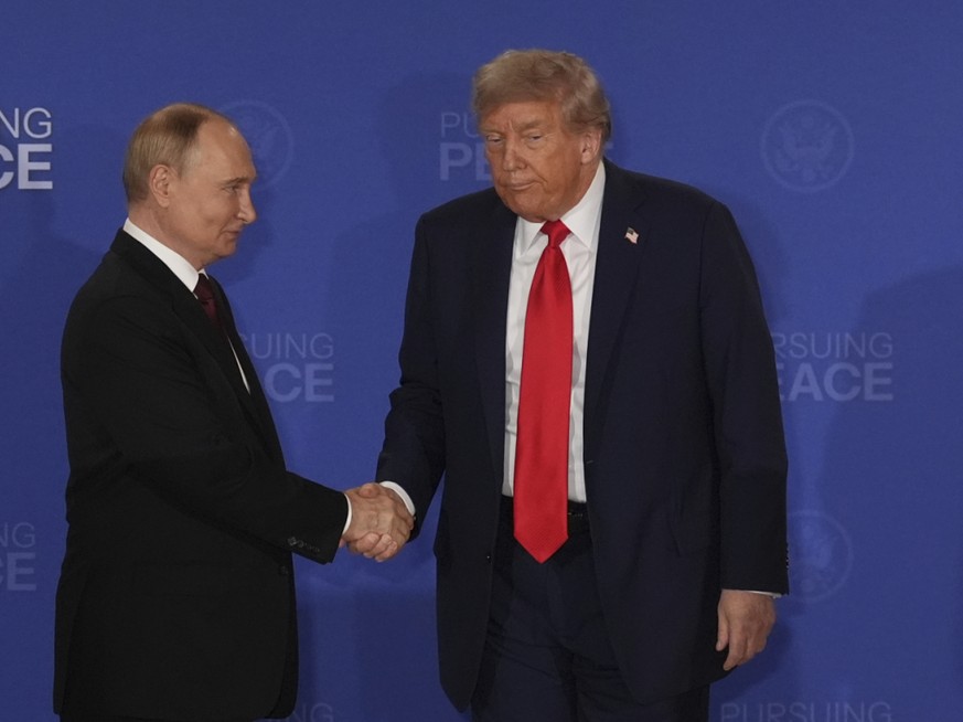 Un vice-ministre russe retrouvé mort ++ Londres s'énerve