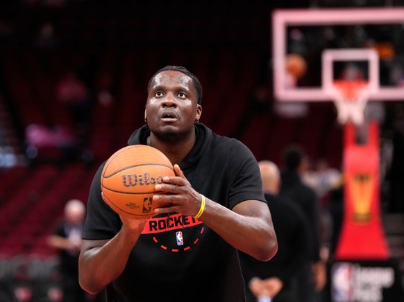 Clint Capela et les Rockets ont subi la loi de Dallas samedi
