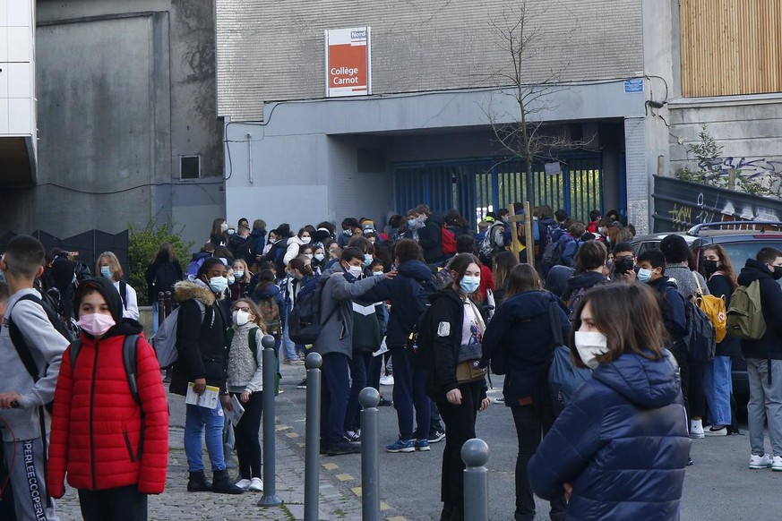 Ecole collègue lycée France vaccination covid coronavirus pandémie