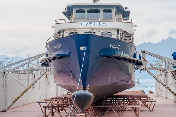 Le bateau Le Valais de la CGN sera aménagé pour accueillir 40 places de vélos et trottinettes.