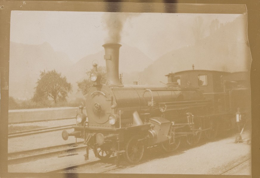 Erbaut 1886 für die NOB gebaut (Betriebs-Nrn. 71-74) und 1906 von den SBB umgebaut (grössere Zylinder, höhere Leistung)