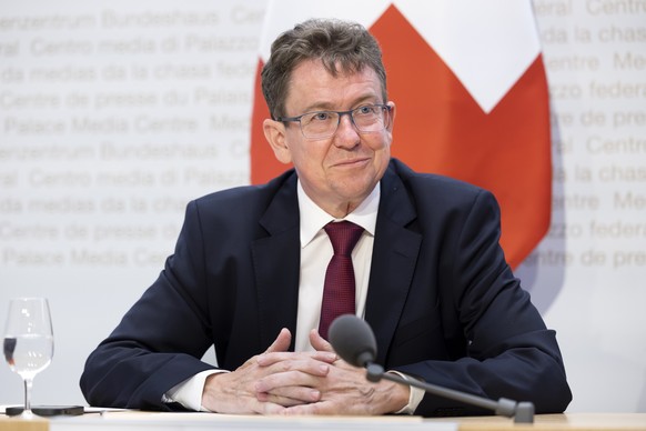 Bundesrat Albert Roesti spricht waehrend einer Medienkonferenz des Bundesrates zu den Resultaten der eidgenoessischen Abstimmungen, am Sonntag, 18. Juni 2023 in Bern. (KEYSTONE/Peter Klaunzer)
