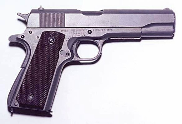 Un Colt 45.