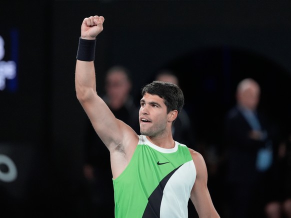 Carlos Alcaraz est devenu dimanche le plus jeune joueur à remporter les quatre Majeurs