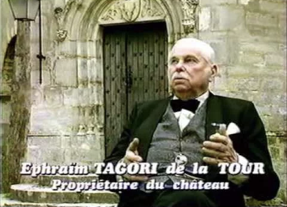 Le look aristocratique travaillé d'Ephraïm Tagori de la Tour.