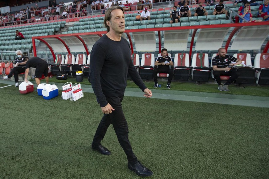 Paolo Tramezzani, coach of FC Sion, gestures, during the Super League soccer match between FC Sion and BSC Young Boys, at the Stade de Tourbillon stadium, in Sion, Switzerland, Friday, July 31, 2020.  ...