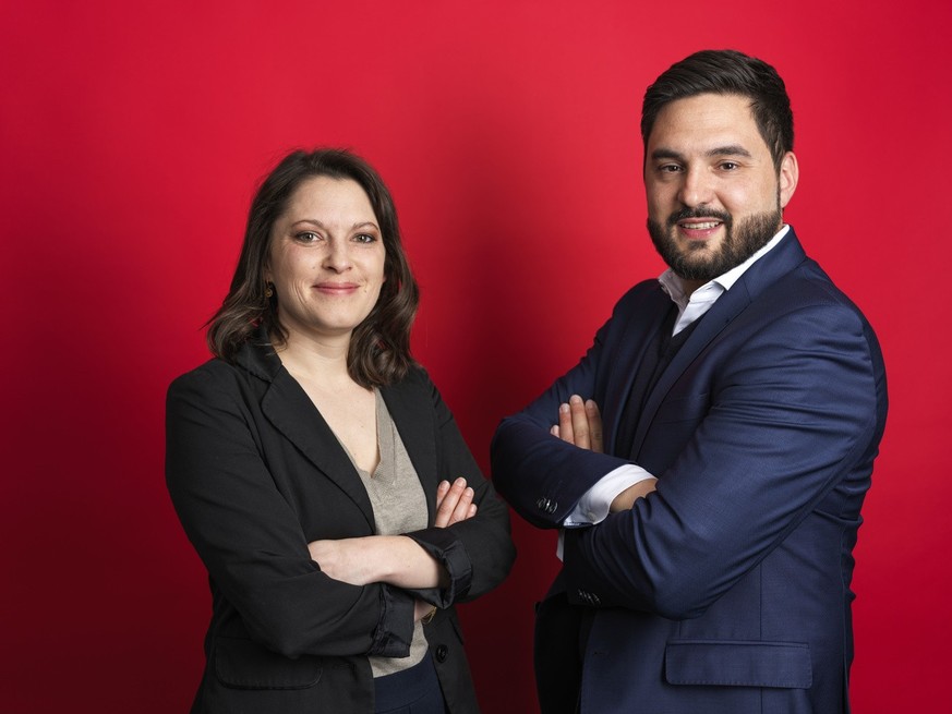 Cedric Wermuth, rechts, und Mattea Meyer, Co-Praesidium der SP Schweiz, fotografiert am Dienstag, 9. Mai 2023 in Bern. (KEYSTONE/Christian Beutler)