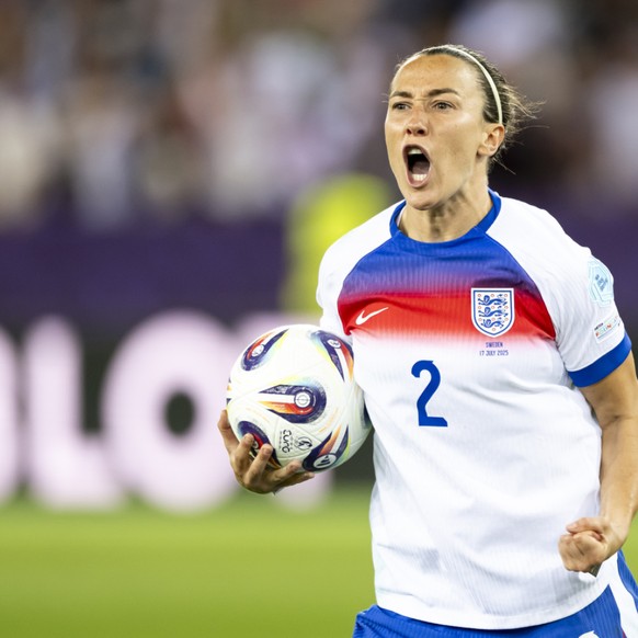 La joie de Lucy Bronze après son penalty réussi