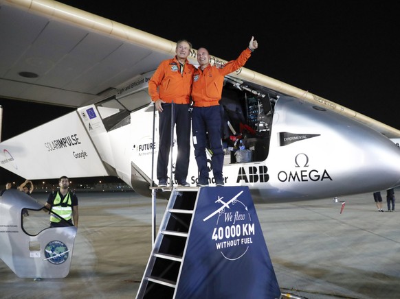 Cet accident et fin fatale du célèbre avion à propulsion solaire de Bertrand Piccard et André Borschberg arrivent dix ans après avoir bouclé le 26 juillet 2016 à Abou Dhabi un tour du monde historique ...