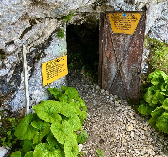 Grottes de Naye Rochers de Naye Höhlen der Schweiz Rauszeit