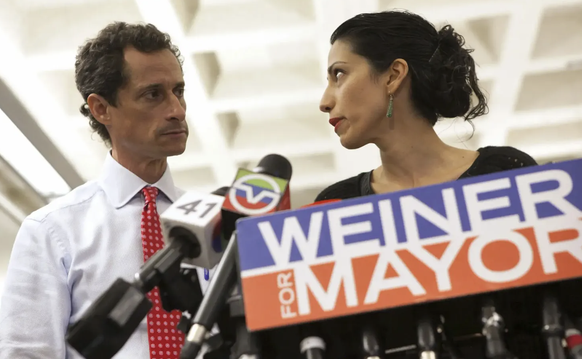 Anthony Weiner et son ex-femme, Huma Abedin.