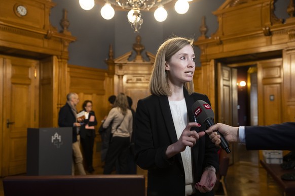 Johanna Gapany, Staenderaetin FDP-FR und Praesidentin Finanzkommission des Staenderats, gibt ein Interview waehrend einer Medienkonferenz der Finanzkommission des Staenderats zur Ausfallgarantie des B ...