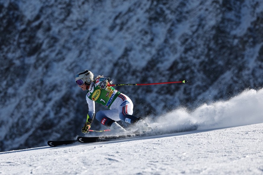Ragnhild Mowinckel et les skis de la discorde.
