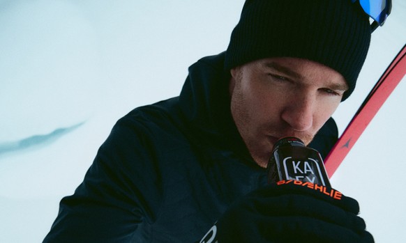 Dario Cologna, quadruple champion olympique en ski de fond, a récemment rejoint KA-EX en tant qu’investisseur et brand ambassador.