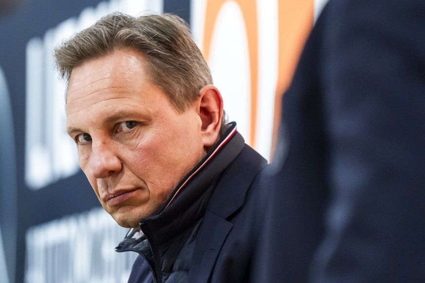 Head Coach Jussi Tapola (SCB) im zweiten Eishockey Playoff Viertelfinalspiel der National League zwischen dem HC Fribourg-Gotteron und dem SC Bern, am Sonntag, 16. Maerz 2025 in der BCF-Arena in Freib ...