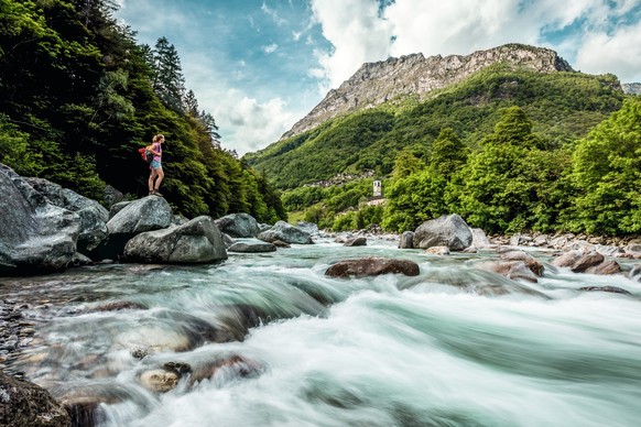 Reference: STS8501
Switzerland. get natural. 
Hiking near the river of Verzasca in the catnon of Ticino. In the background, the village of Lavertezzo.
 
Schweiz. ganz natuerlich. 
Wandern am Fluss der ...