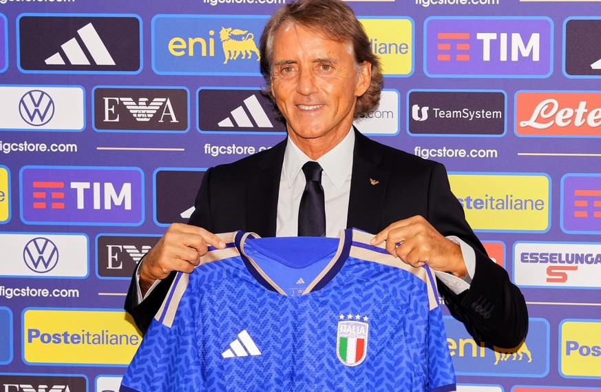 Scène lunaire lors de la présentation du nouveau coach de l'Italie