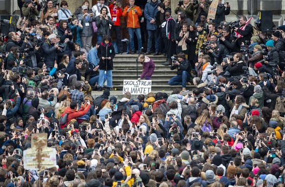 Il y a un peu plus d&#039;un an, le 17 janvier 2020, des milliers de manifestants ont défilé avec Greta Thunberg à Lausanne.