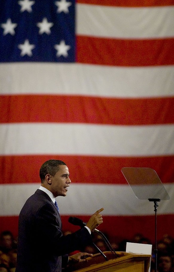 Democratic presidential candidate Sen. Barack Obama (D-Ill.) addresses supporters at his Caucus Night Rally held at Hy-Vee Hall in Des Moines, Iowa, Thursday, January 3, 2008. (Photo by Brian Baer/Sac ...