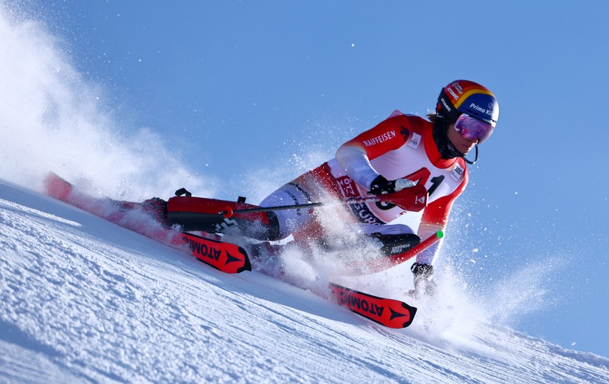 epa12541552 Tanguy Nef of Switzerland competes in the 1st run of the Men&#039;s Alpine Skiing World Cup Slalom in Gurgl, Austria, 22 November 2025. EPA/ANNA SZILAGYI