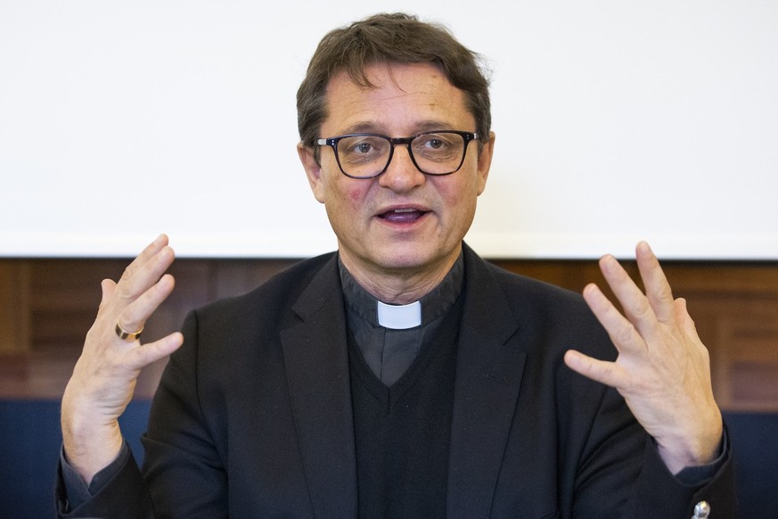 Felix Gmür, l&#039;évêque de Bâle, réagit à propos de l&#039;enquête sur les abus sexuels par l&#039;Eglise catholique en Suisse.