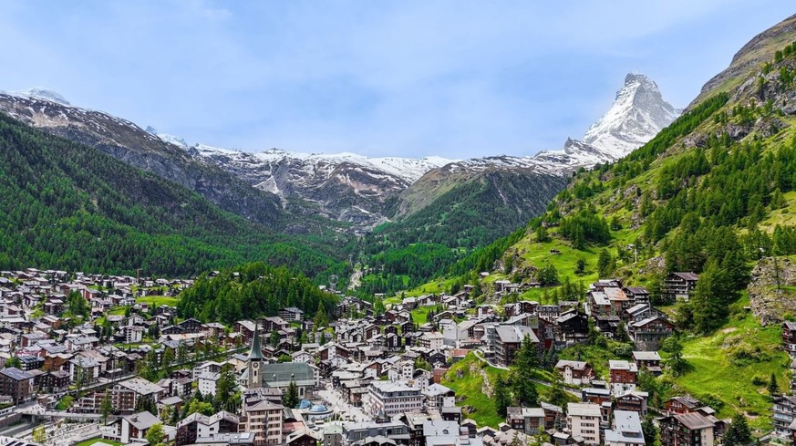 Prendre du recul avec vue sur le Cervin : Zermatt offre à la population de Blatten trois nuitées à l&#039;hôtel ou dans un appartement de vacances.