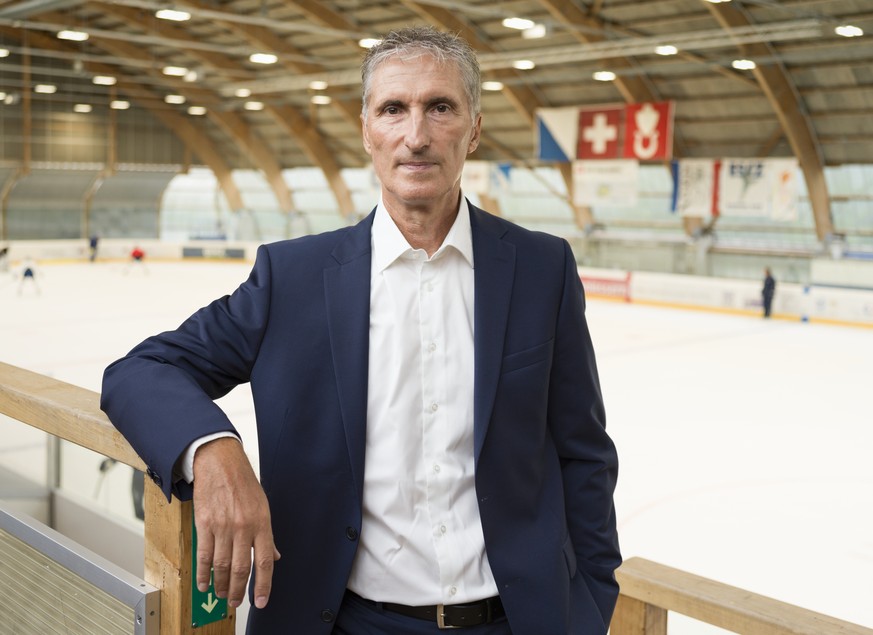 ARCHIV --- ZU KEYSTONE-SDA PREMIUM-TEXT UEBER ZSC CEO PETER ZAHNER --- Portrait of Peter Zahner, CEO of the ZSC Lions, taken at the ice hockey stadium Oerlikon in Oerikon, Switzerland, on August 14, 2 ...