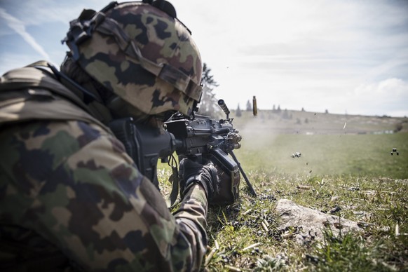 Exercice Lux23 de l'armée Suisse, au 1er au 8 mai 2023. Région Genève, Vaud, Neuchâtel.