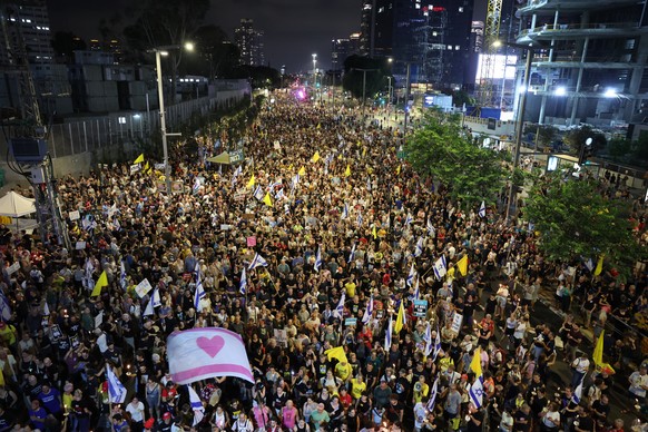 epaselect epa12291594 Families of Israeli hostages held by Hamas in Gaza and their supporters attend a protest calling on the government to sign a hostages release and ceasefire deal, outside the Kiry ...