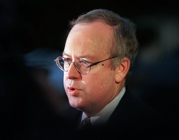 Whitewater prosecutor Kenneth Starr departs his home Tuesday morning, Feb. 3, 1998, in Washington. Starr has convened a federal grand jury in Washington calling officials from the White House and Clin ...