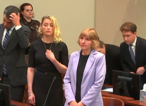 Amber Heard en attendant le verdict.