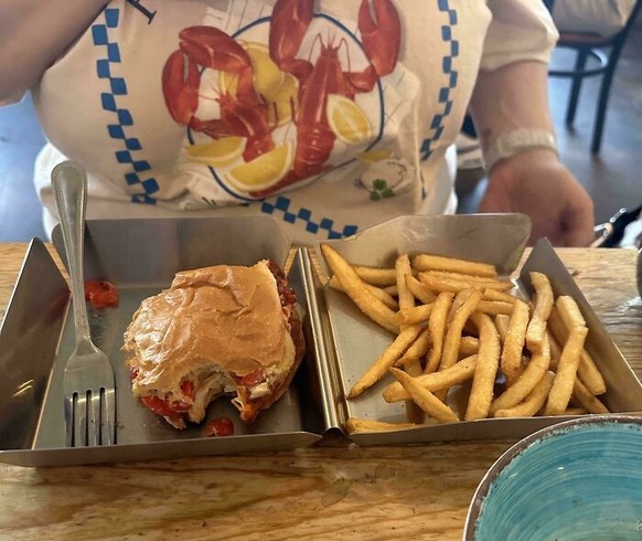WE WANT PLATES 

https://www.reddit.com/r/WeWantPlates/comments/1fs6ph9/who_needs_plates_when_there_are_dysfunctional/