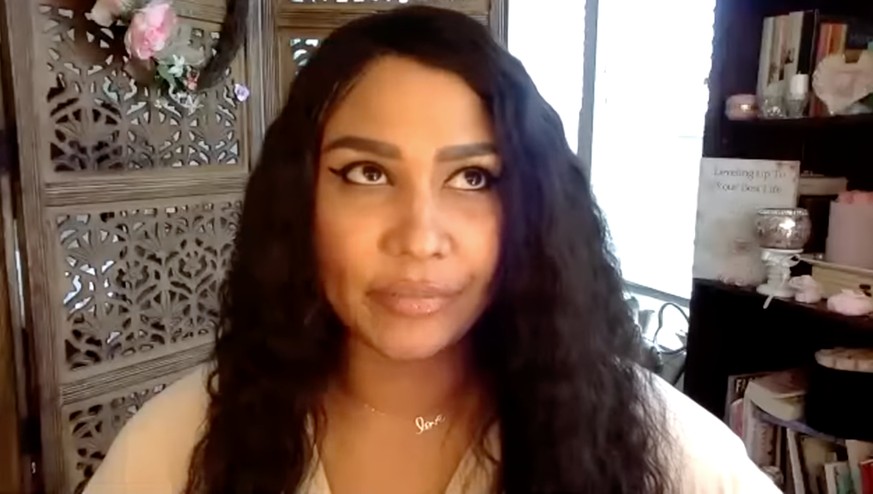 Elle enseigne aux femmes comment «manipuler les hommes riches»