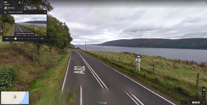 Merkwürdiges Zeug auf Google Street View 
https://www.cnet.com/pictures/crazy-images-caught-on-google-street-view/