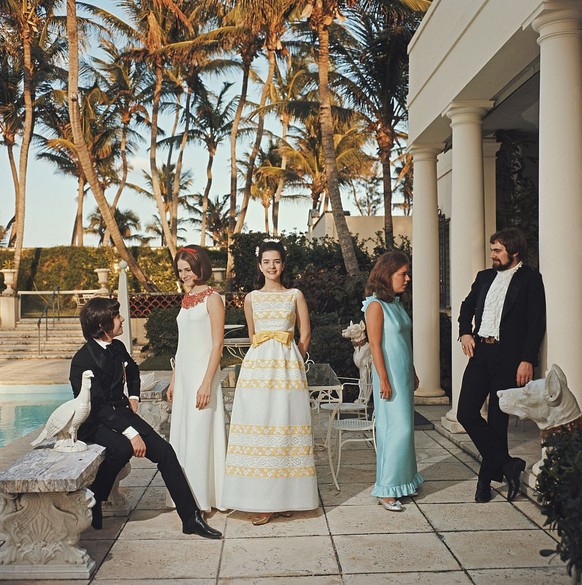 Young debutantes in Palm Beach, Florida, 1968. (Photo by Slim Aarons/Getty Images)