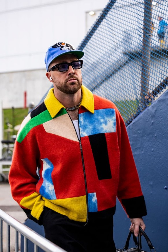 ORCHARD PARK, NEW YORK - NOVEMBER 17: Travis Kelce #87 of the Kansas City Chiefs arrives at Highmark Stadium before the game against the Buffalo Bills on November 17, 2024 in Orchard Park, New York. T ...