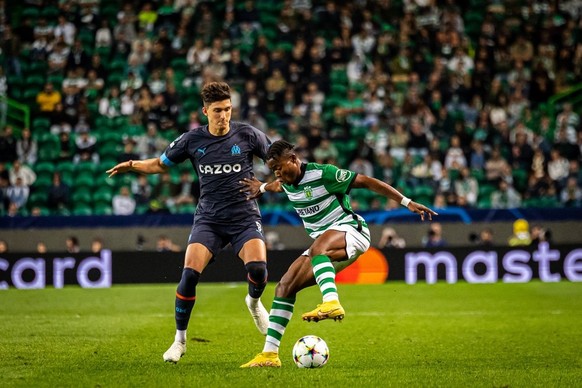 Balerdi (à gauche) lors d'un match de Champions League contre le Sporting Lisbonne l'automne dernier.