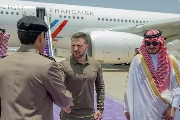 C'est la présidence ukrainienne qui a expressément demandé à l'Elysée d'affréter un avion français pour Zelensky. «Nous avons dit oui», a déclaré la garde rapprochée d'Emmanuel Macron.