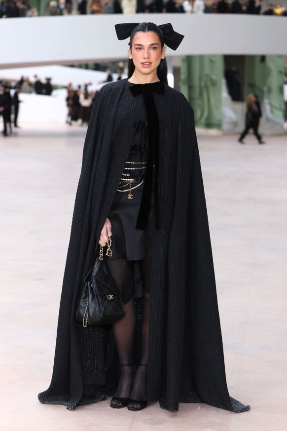 Dua Lipa au défilé Chanel Haute Couture Spring-Summer 2025