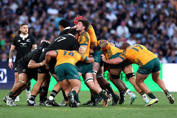 SYDNEY, AUSTRALIA - SEPTEMBER 21: Jeremy Williams of the Australian Wallabies wheels a maul during The Rugby Championship &amp; Bledisloe Cup match between Australia Wallabies and New Zealand All Blac ...