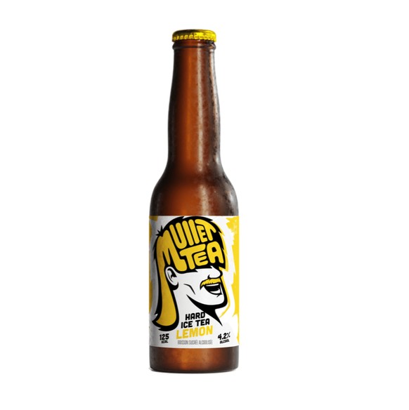 Pour votre information: une bouteille Mullet Tea.