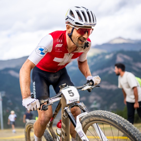Nino Schurter courra une derni鑽e fois devant son public avant de ranger son VTT (archives).