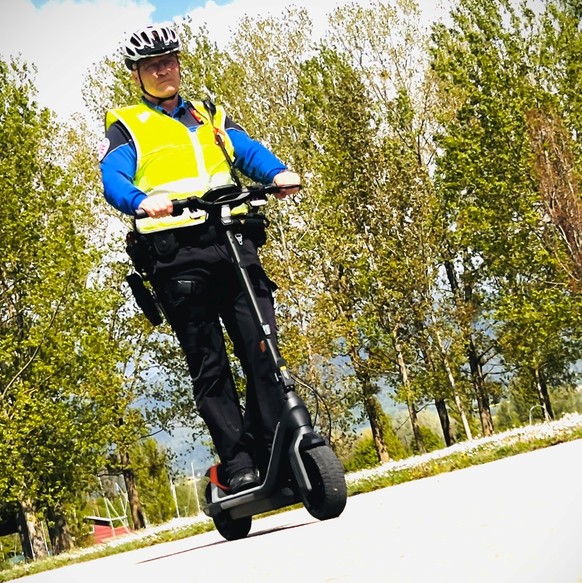 Les policiers yverdonnois ont deux trottinettes électriques à leur disposition.