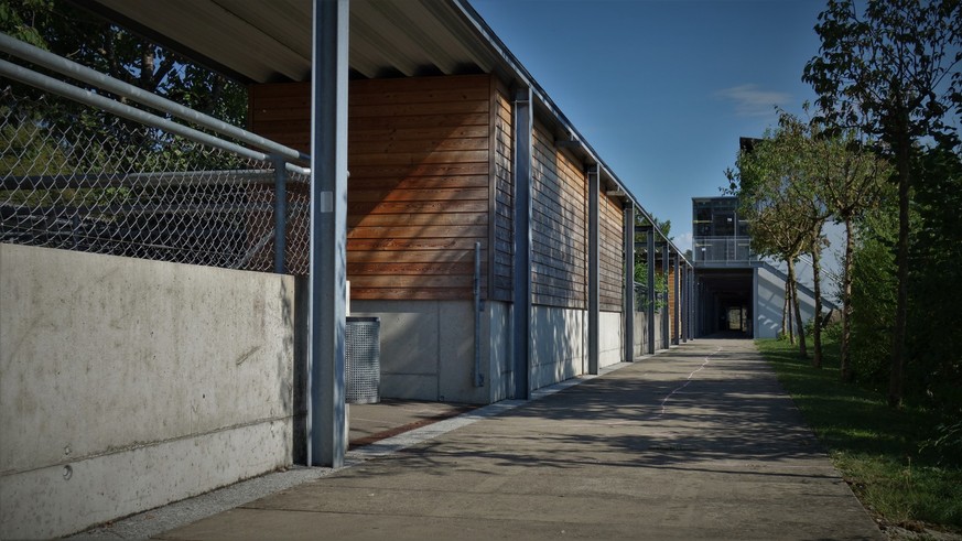 L'entrée de la garderie. On a joué ensemble, ici, durant deux ans.