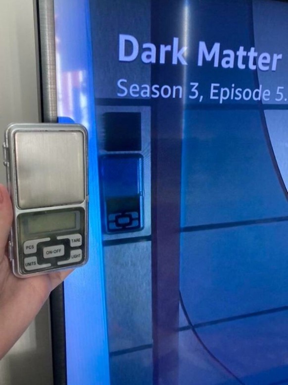 dark matter

https://www.reddit.com/r/Thatsabooklight/comments/pv1slv/the_keypad_in_dark_matter_is_a_kitchen_scale/