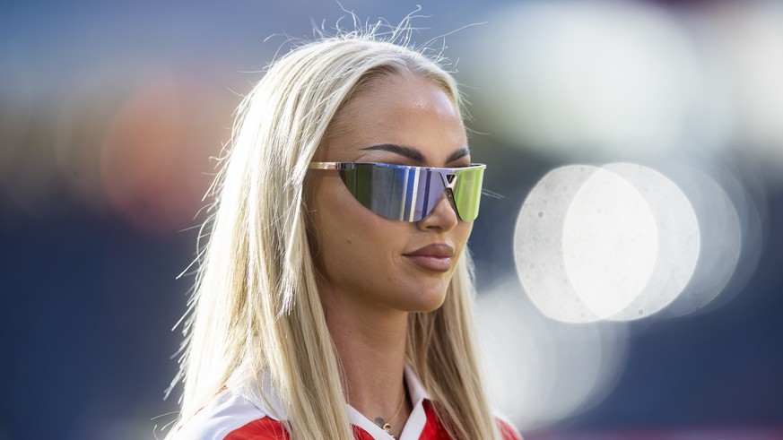 epa12245791 Switzerland&#039;s Alisha Lehmann looks on ahead of the UEFA Women&#039;s EURO 2025 quaterfinal soccer match between Spain and Switzerland in Bern, Switzerland, 18 July 2025. EPA/PETER KLA ...