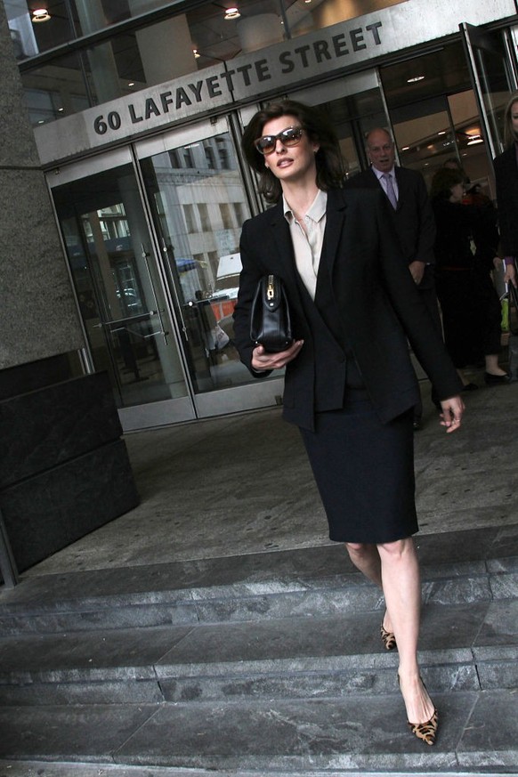 NEW YORK, NY - MAY 08: Linda Evangelista appears at Manhattan Family Court on May 8, 2012 in New York City. (Photo by Rob Kim/Getty Images)