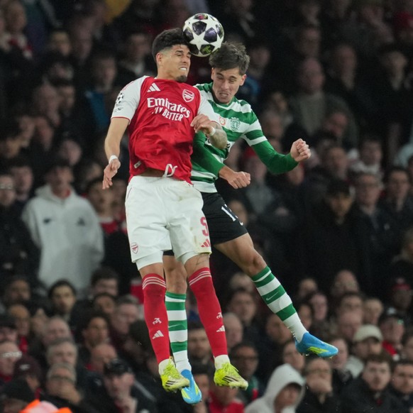 Piero Hincapié (à gauche) et les Gunners affronteront l'Atlético Madrid pour une place en finale.