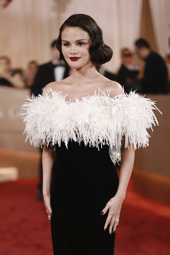 BEVERLY HILLS, CALIFORNIA - JANUARY 11: (FOR EDITORIAL USE ONLY) Selena Gomez attends the 83rd annual Golden Globe Awards at The Beverly Hilton on January 11, 2026 in Beverly Hills, California. (Photo ...