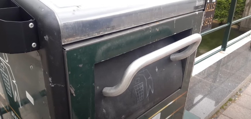 En Suède, des poubelles draguent pour la bonne cause